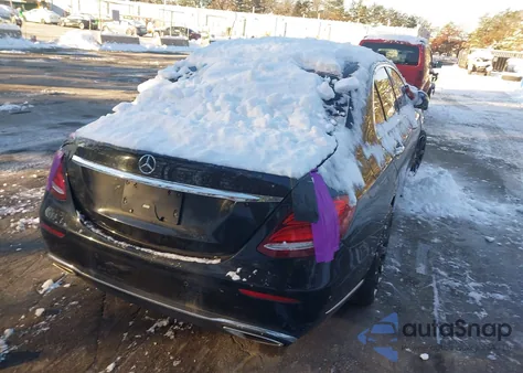 2017 Mercedes-Benz E 300 4Matic из США, поврежденный, VIN WDDZF4KB8HA211812